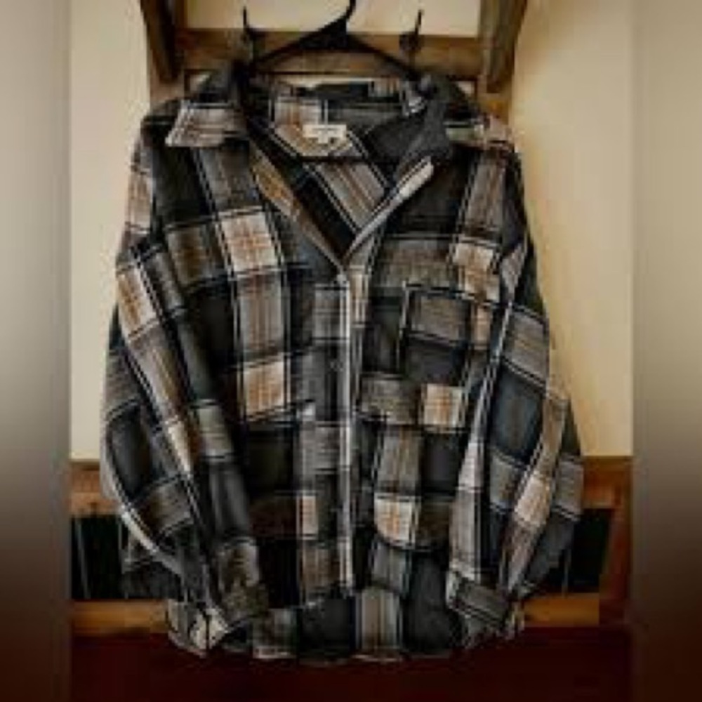 Umgee Plaid Shacket Woman’s Size L